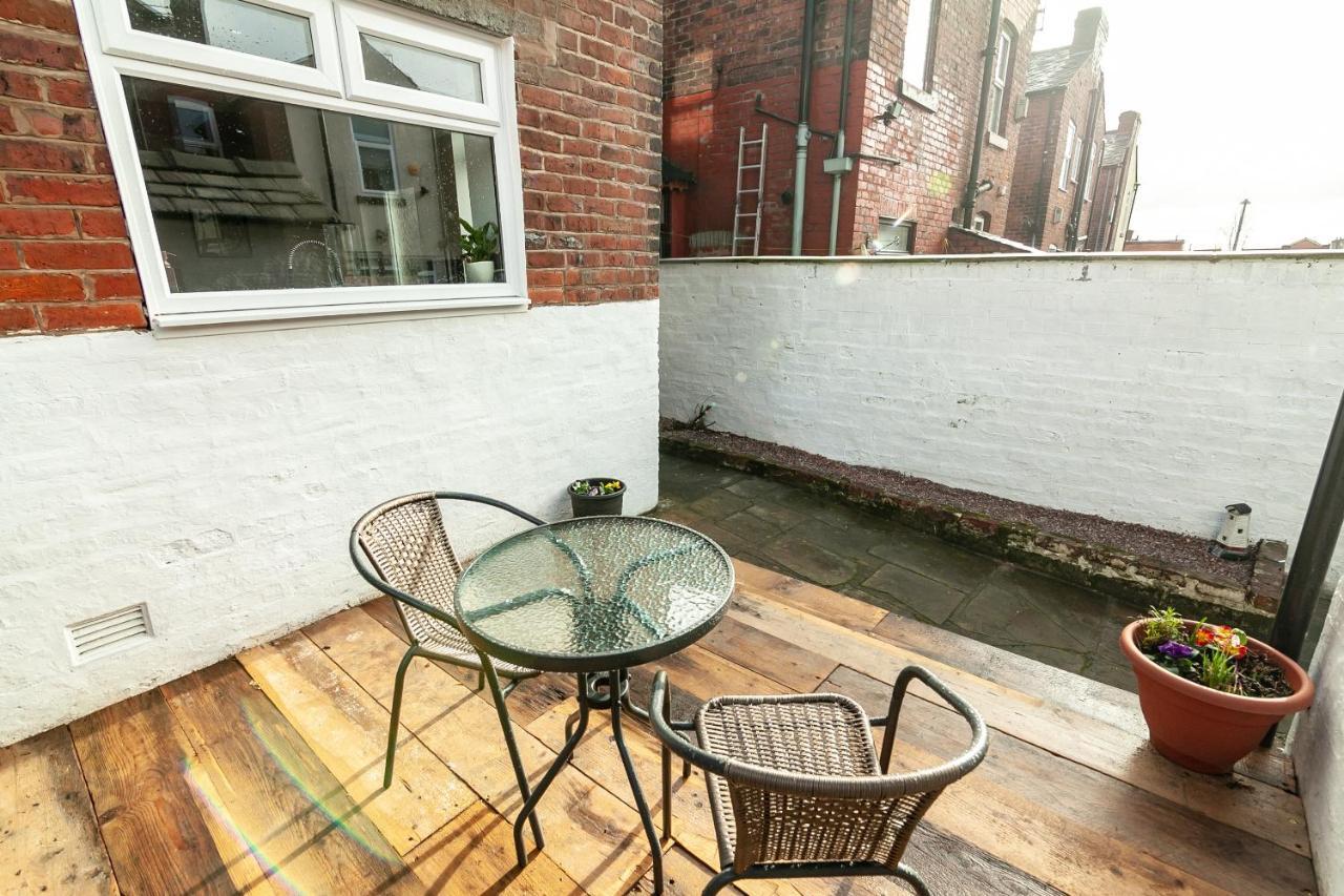 Park House - Large 3 Bedroom Victorian House, 10 Mins From Manchester Bagian luar foto