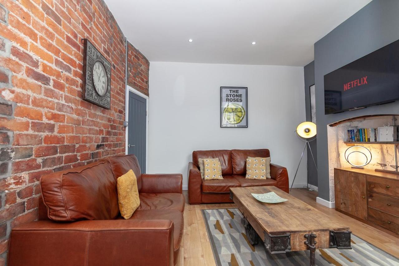 Park House - Large 3 Bedroom Victorian House, 10 Mins From Manchester Bagian luar foto