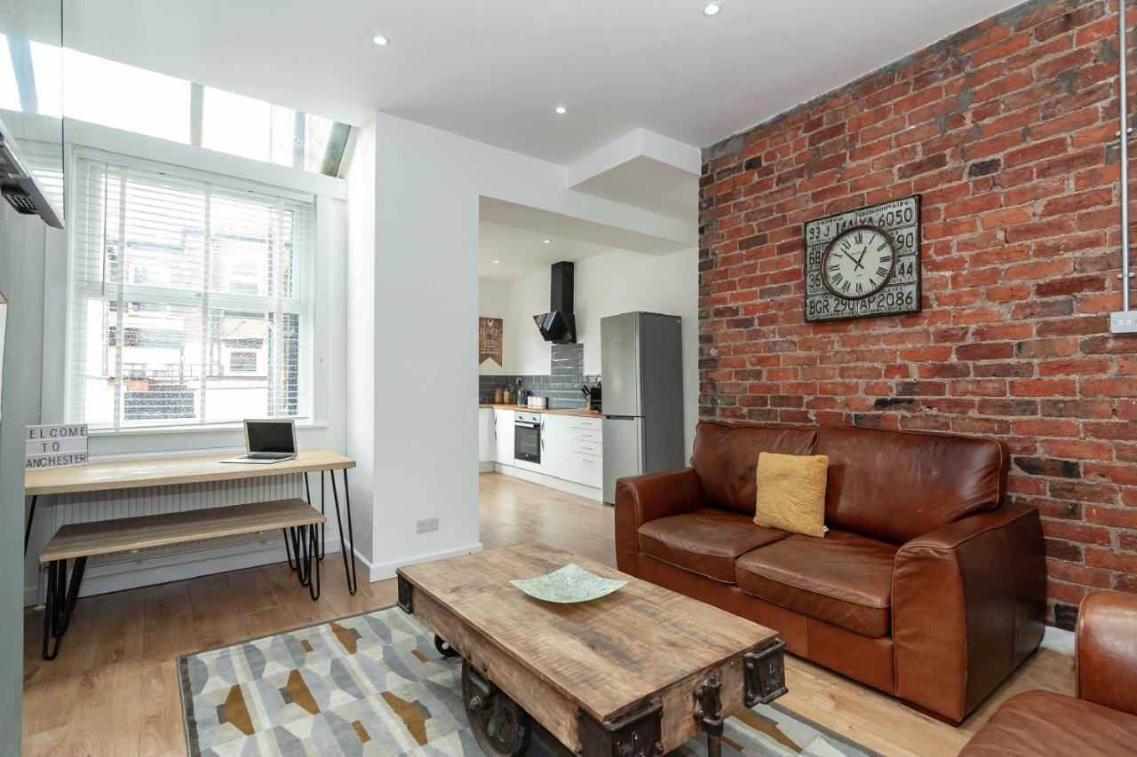Park House - Large 3 Bedroom Victorian House, 10 Mins From Manchester Bagian luar foto